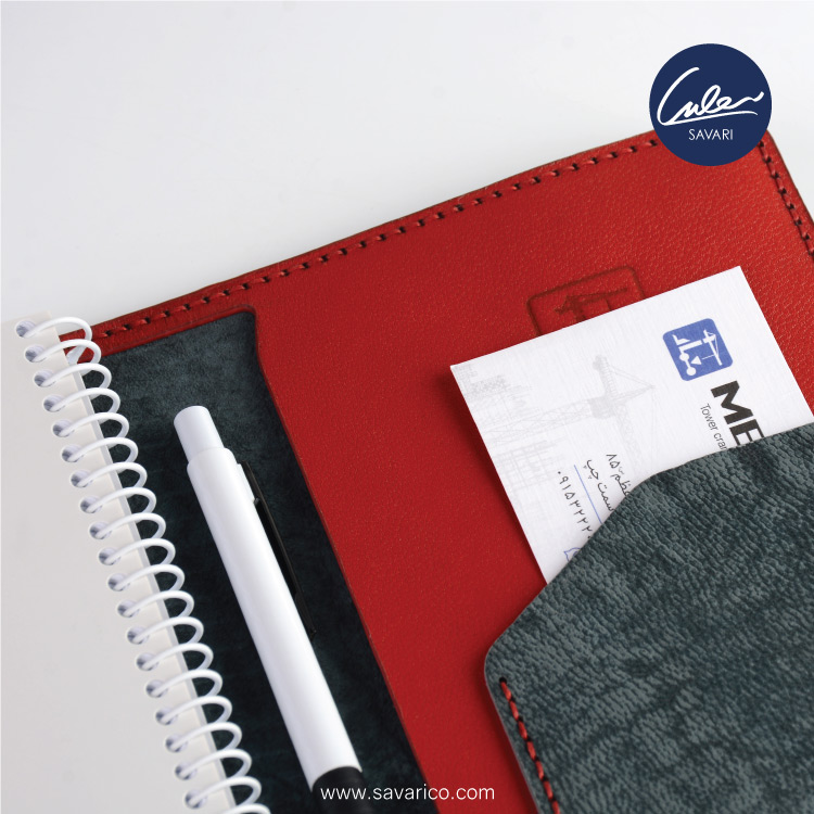 نت بوک چرم طبیعی به همراه دفترچه یادداشت قابل تعویض به سفارش مشتری ( مدل S-۱۶-۰۲ )