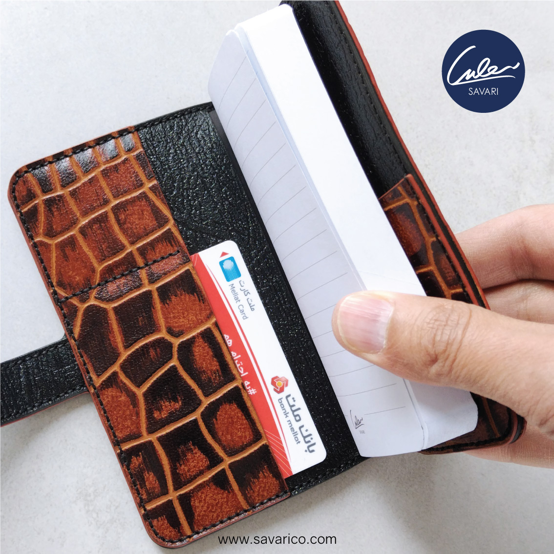 ژورنال جیبی با جلد چرم طبیعی به همراه خودکار و دفترچه یادداشت قابل تعویض برند سواری SAVARI ( مدل S-۲۲-۰۴ )